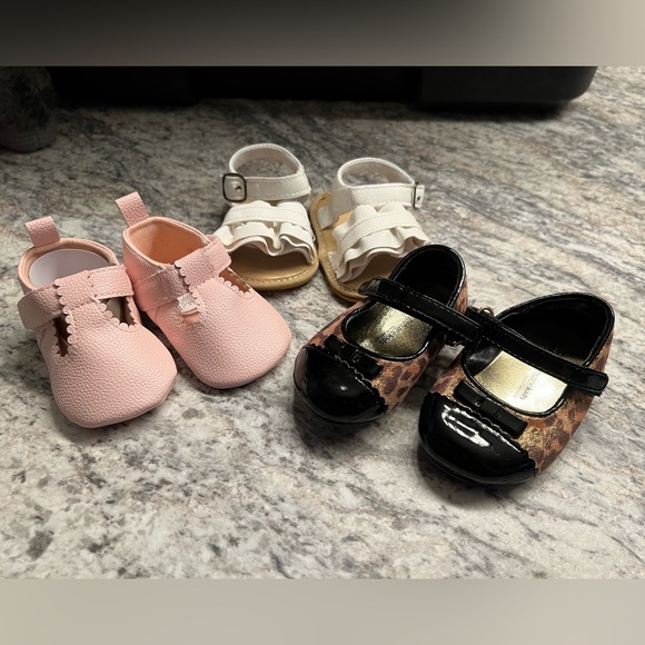 Pink, White, and Black/Brown Baby Shoes Set of 3 Shoe Size 2 - Picture 1 of 4